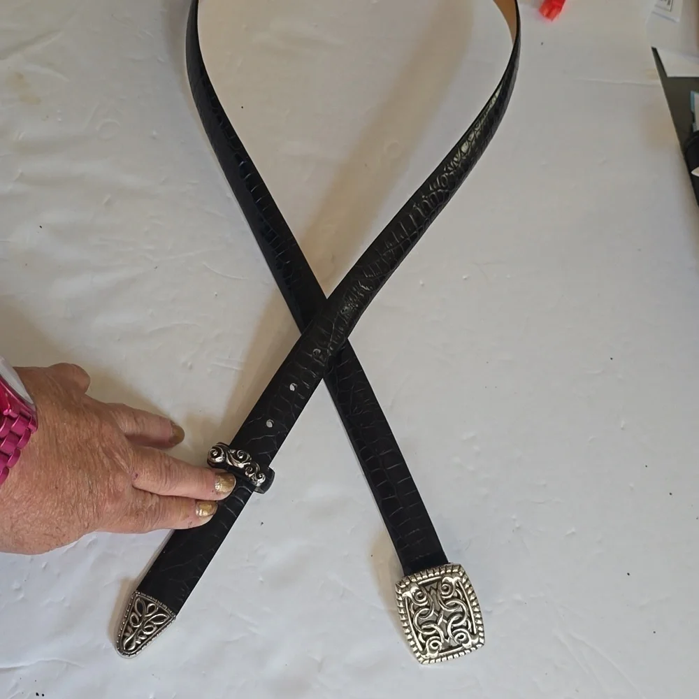 Vintage Mens Black full grain leather Belt W/ Silver Sroll detail Sz.XL/2XL
